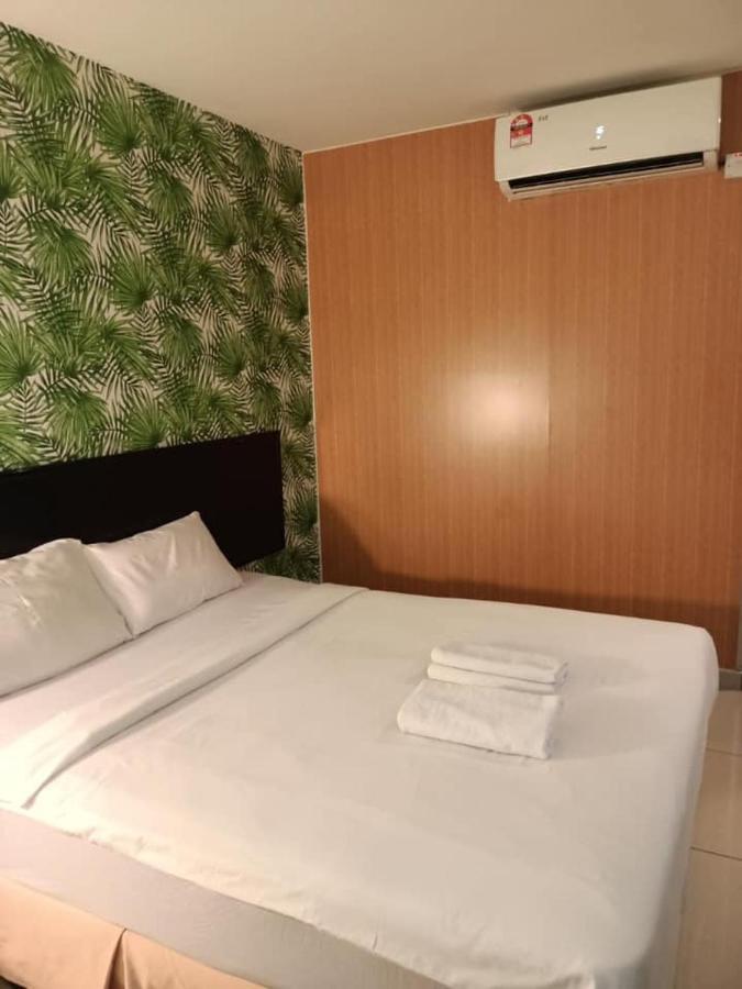 Hotel Sri Sutra  Petaling Jaya Bagian luar foto