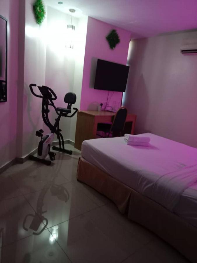 Hotel Sri Sutra  Petaling Jaya Bagian luar foto