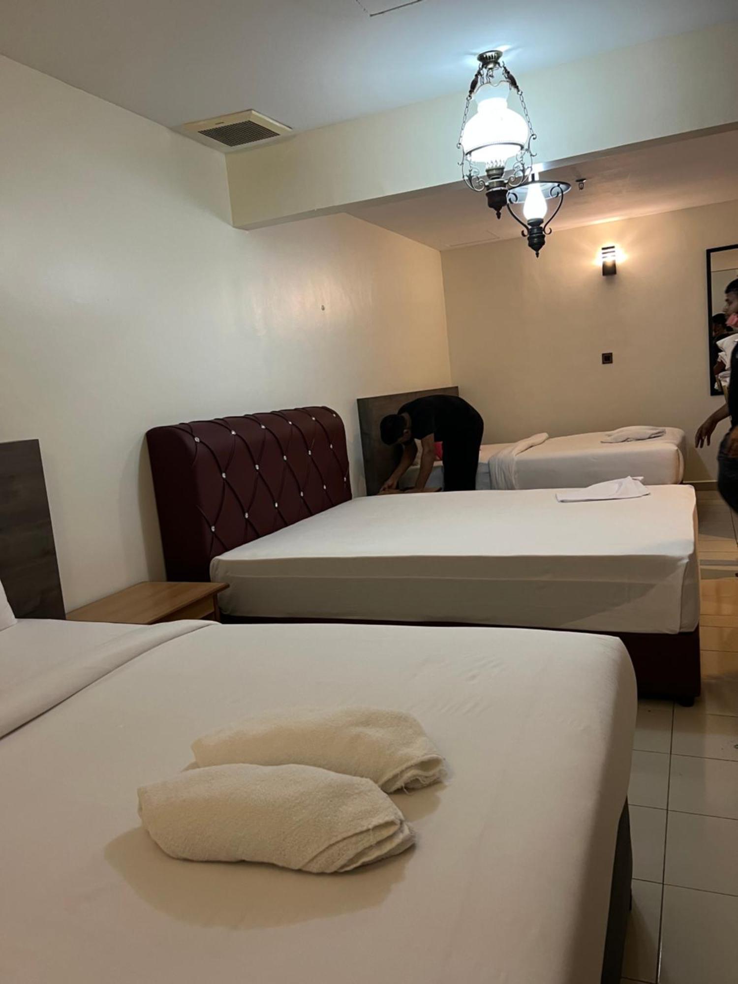 Hotel Sri Sutra  Petaling Jaya Bagian luar foto