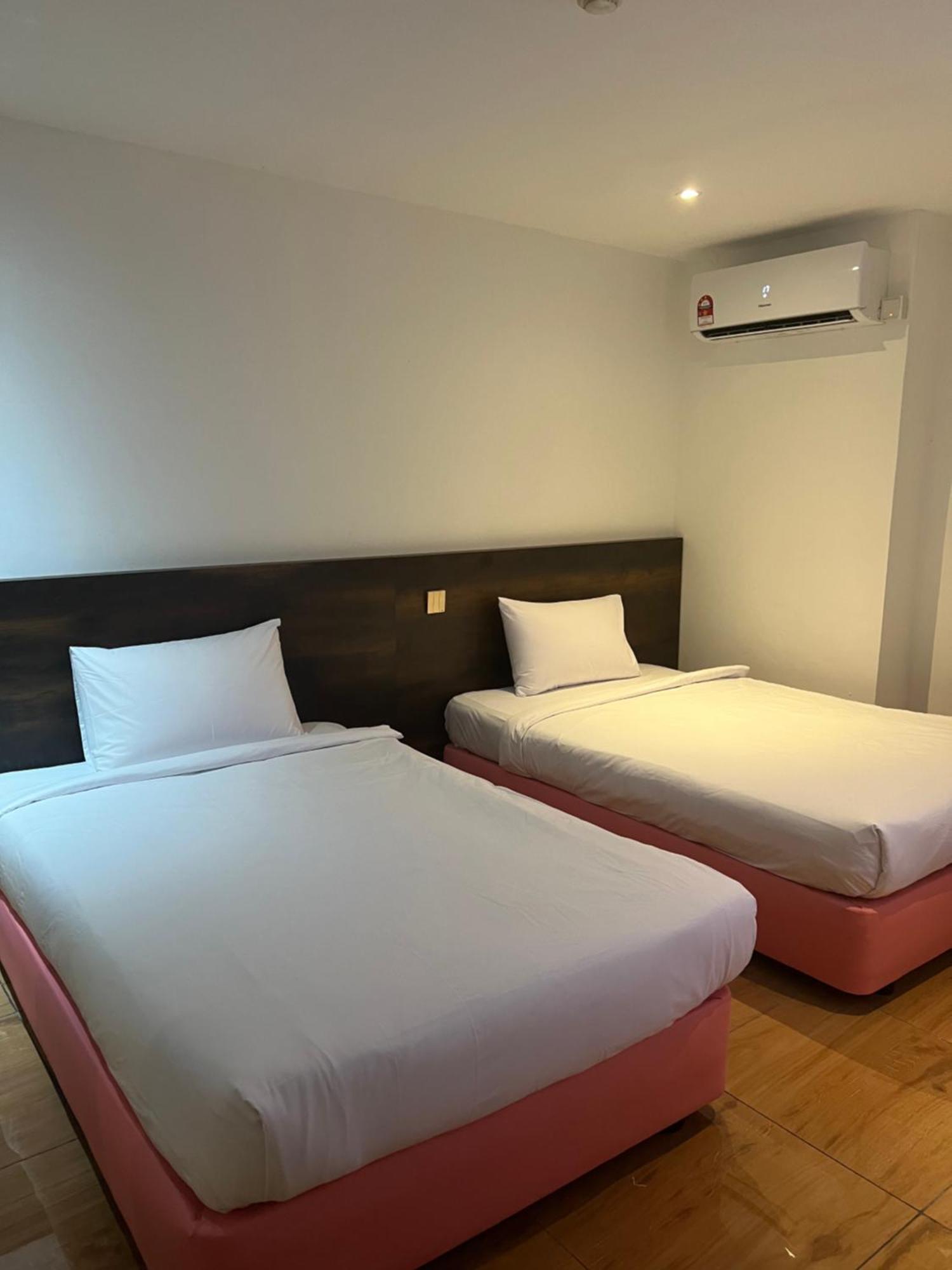 Hotel Sri Sutra  Petaling Jaya Bagian luar foto
