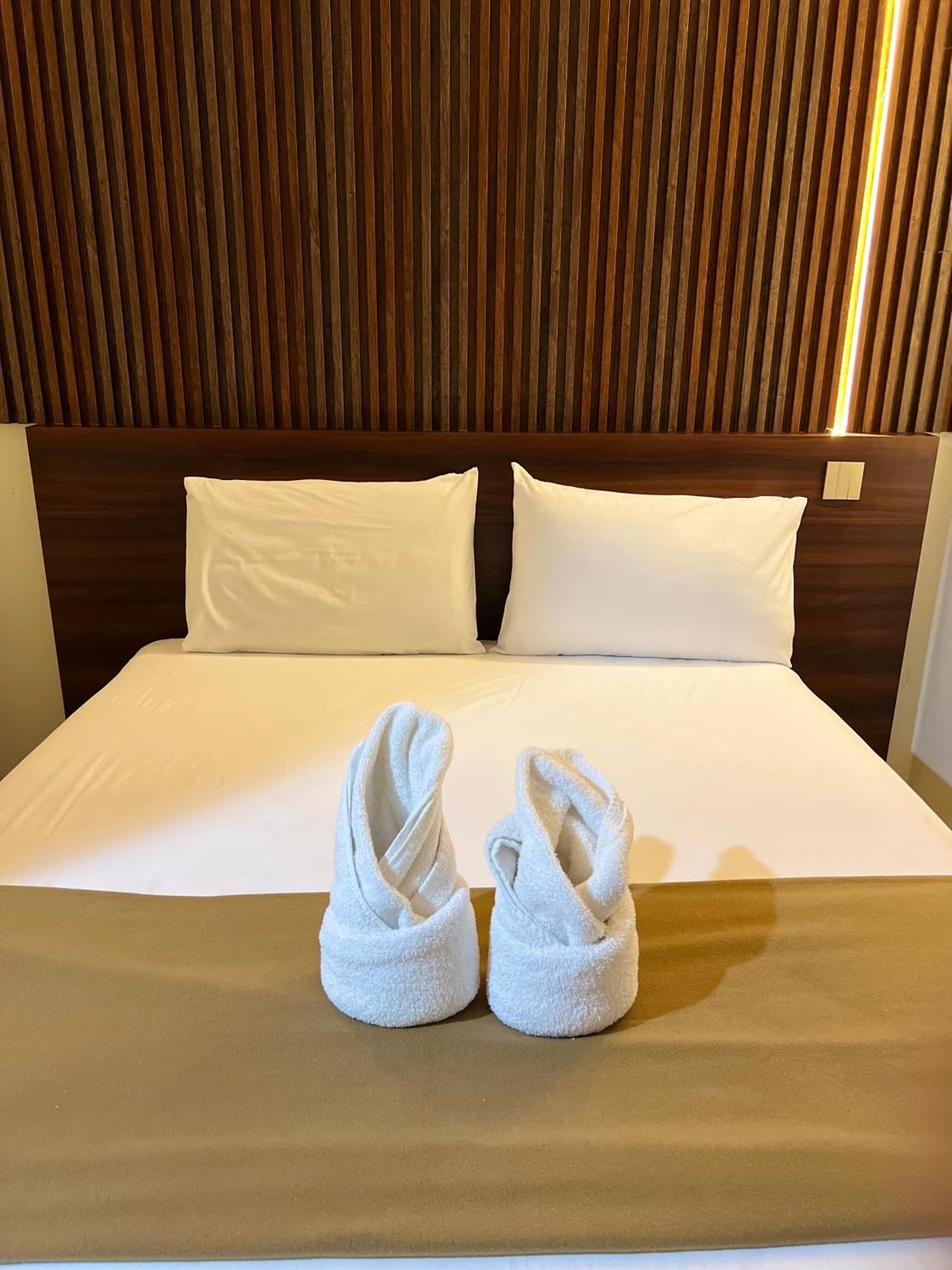 Hotel Sri Sutra  Petaling Jaya Bagian luar foto